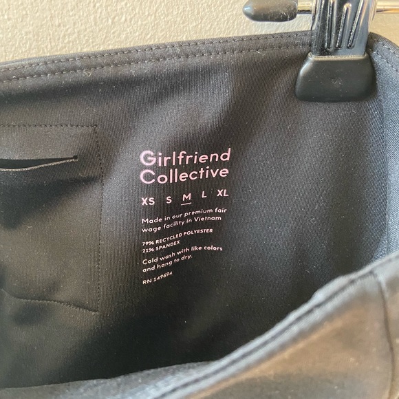 girlfriend collective 🖤 High Rise Compressive Leggings in Black - Picture 4 of 6